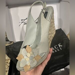 White House black market wedges.